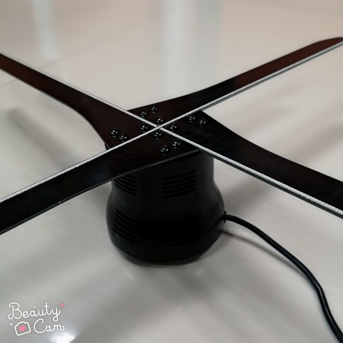 612 x 612 Resolution Hypervsn Hologram Player , 4 Blades LED Advertising Display