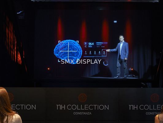 Quality Holographic Projection System Musion Eyeliner Foil Hologram 3D Show factory